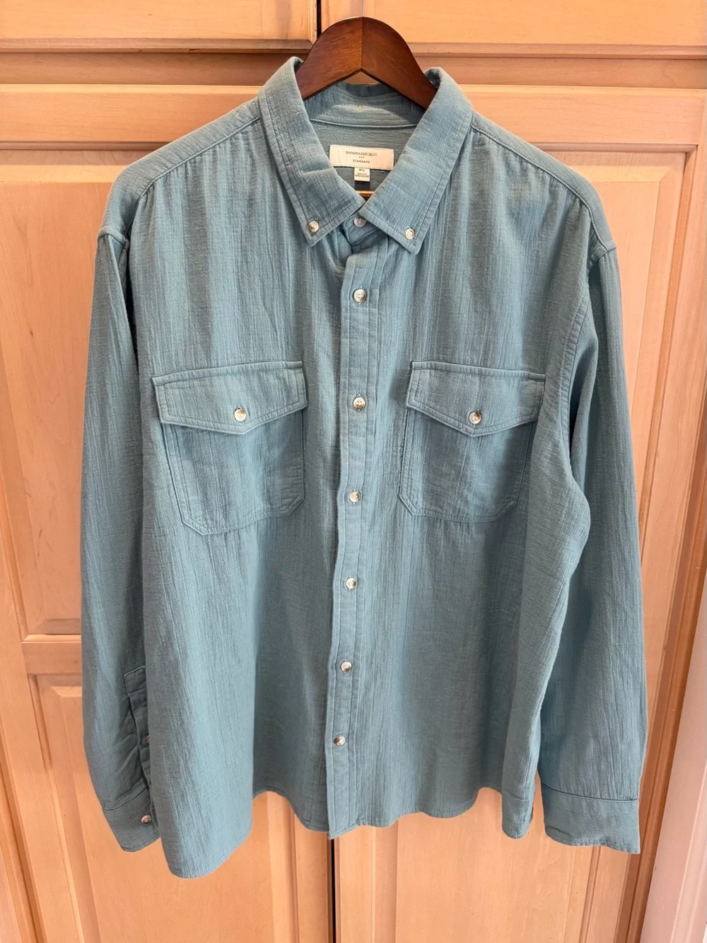 Banana Republic Seafoam Blue Button-Down Shirt with Chest Pockets XL